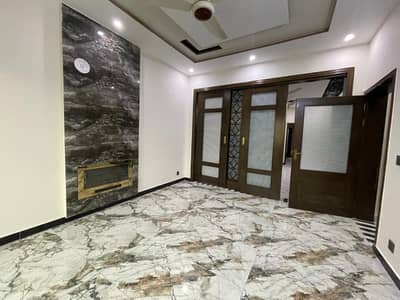 8 MARLA BRAND NEW LUXURY HOUSE IS AVAILABLE IN C BLOCK