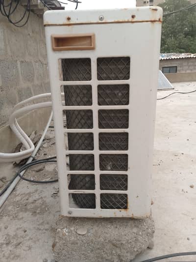 Dawlance Split AC – Powerful Cooling, Clean & Excellent Condition