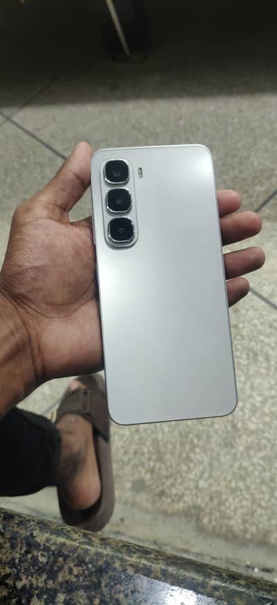 Infinix Hot 60 i