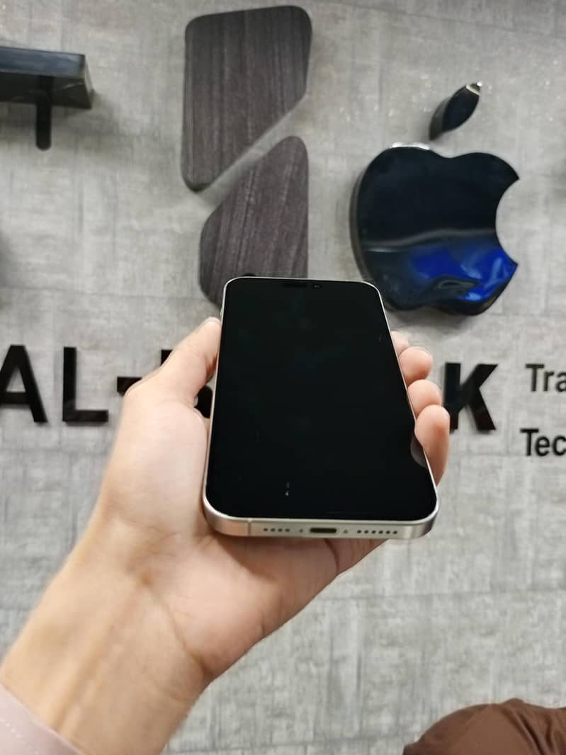 Apple iPhone 15 Pro Max 1