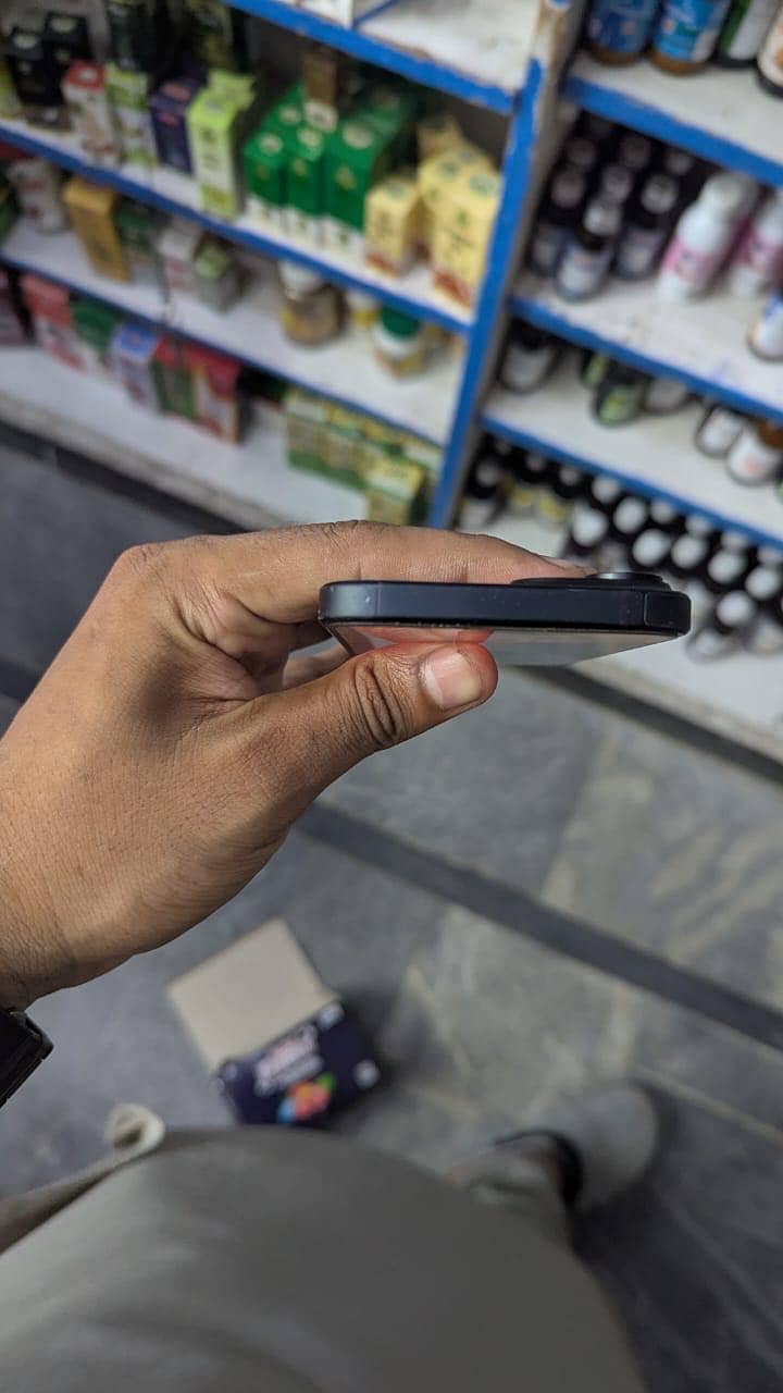 Apple iPhone 15 2