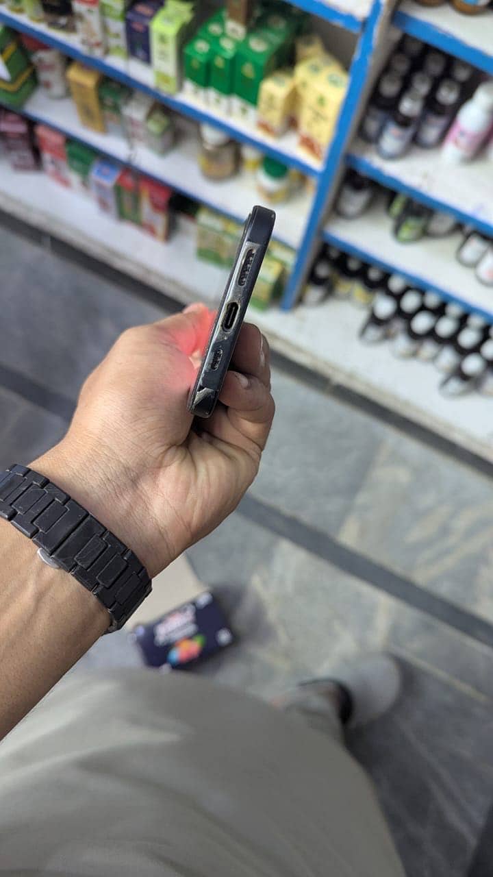 Apple iPhone 15 3