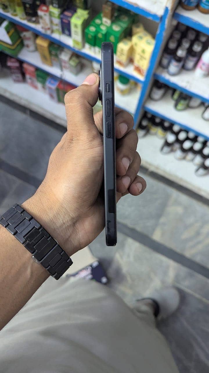 Apple iPhone 15 5