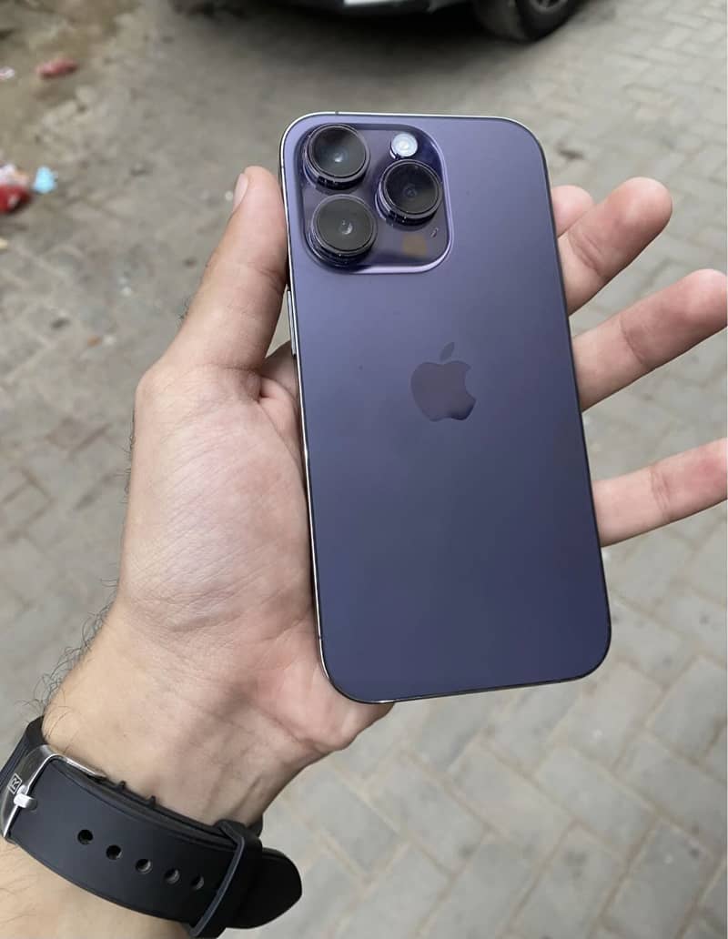 iPhone 14 pro 2