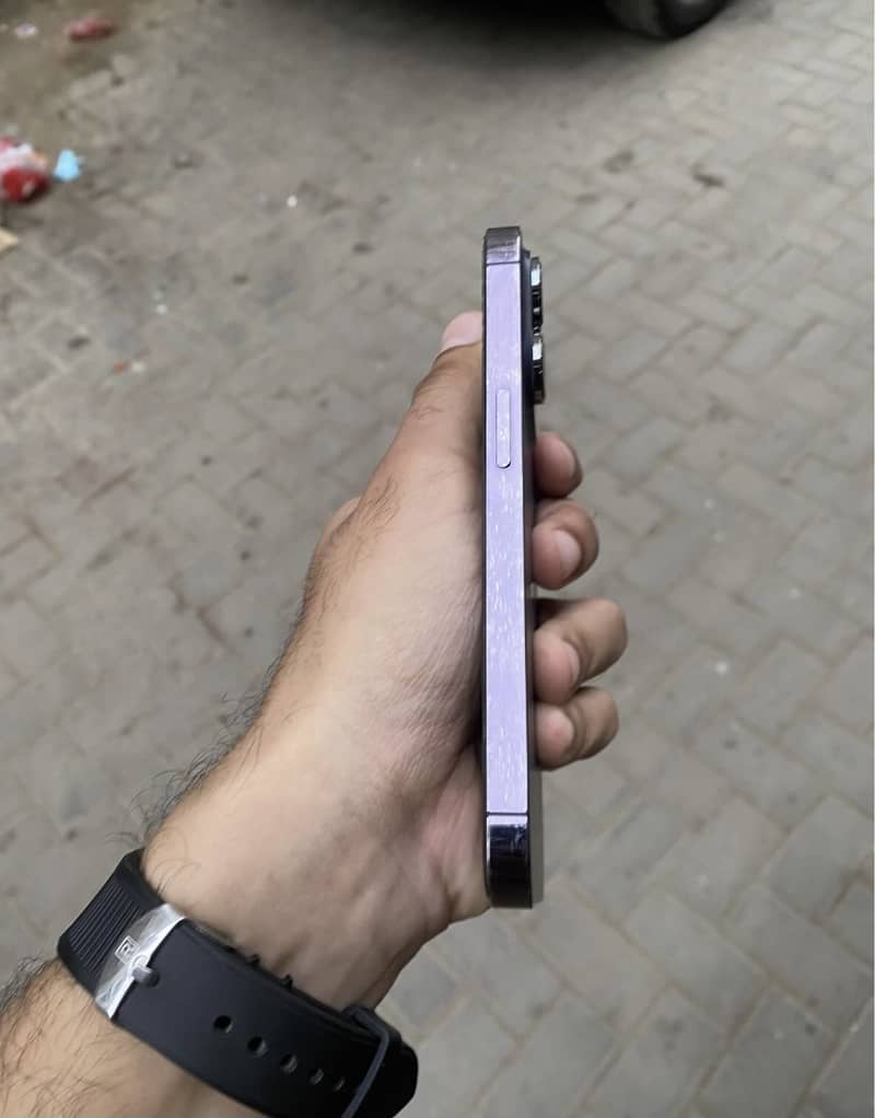 iPhone 14 pro 5