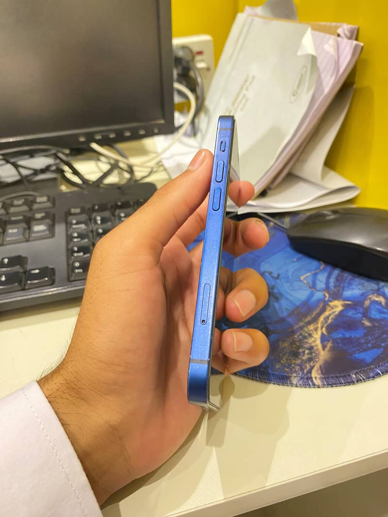 Apple iPhone 12 mini 2