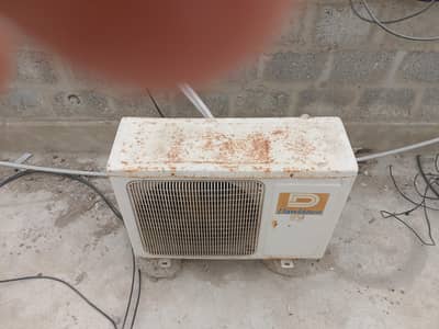 Dawlance Split AC – Powerful Cooling, Clean & Excellent Condition