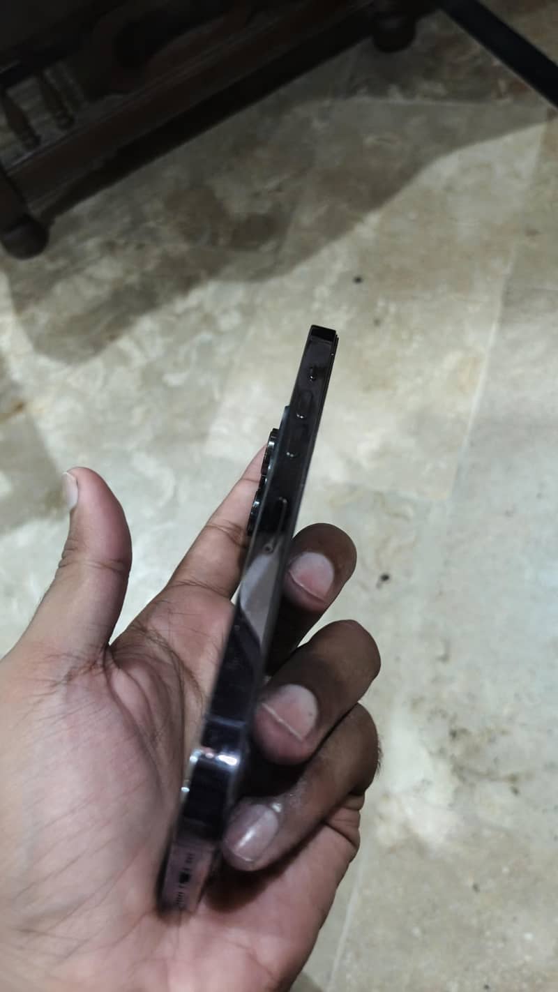 Apple iPhone 14 Pro 2
