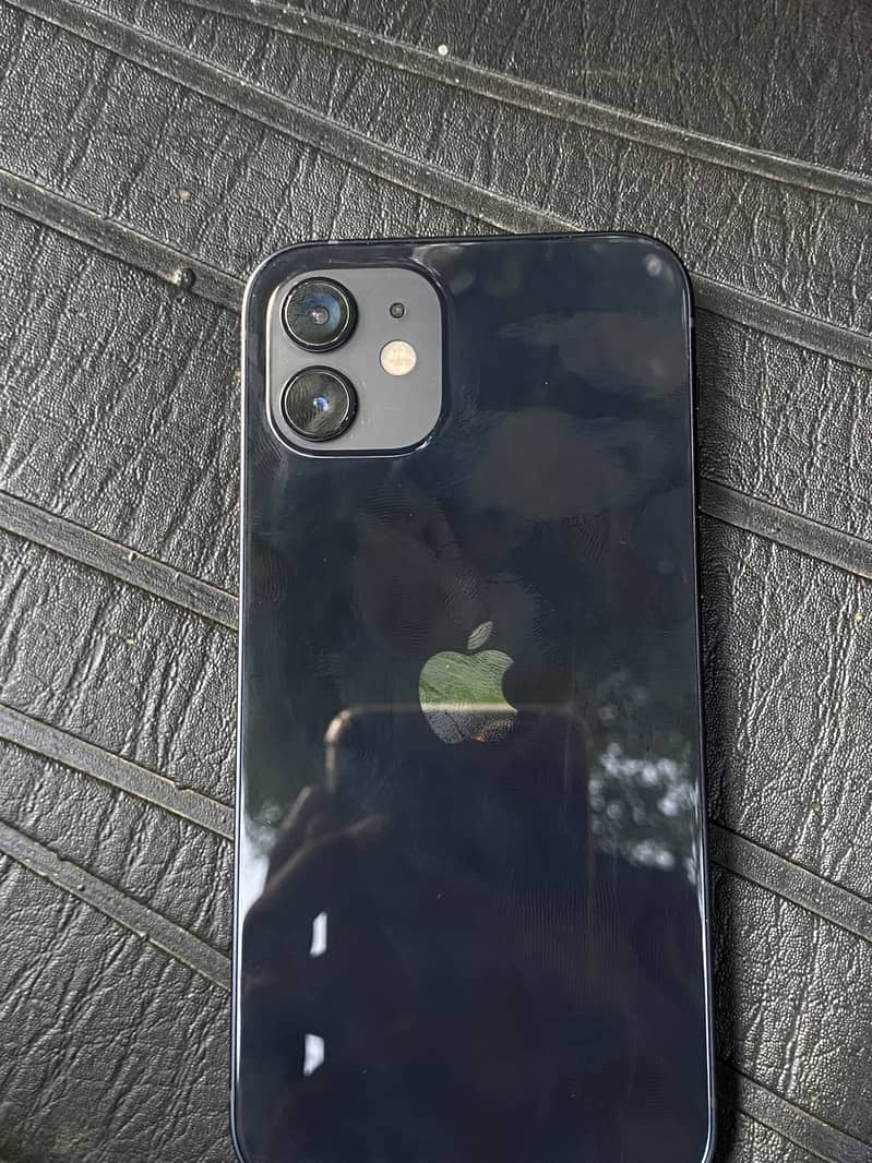 Apple iPhone 12 4
