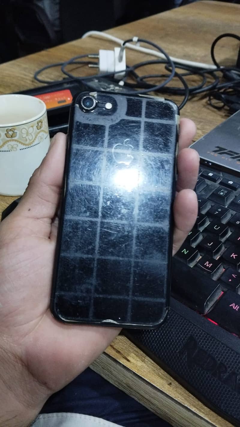 Apple iPhone 7 3
