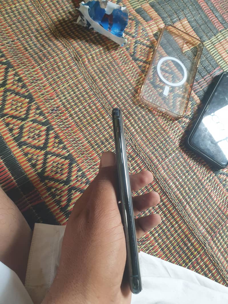 iphone 11 pro max 7