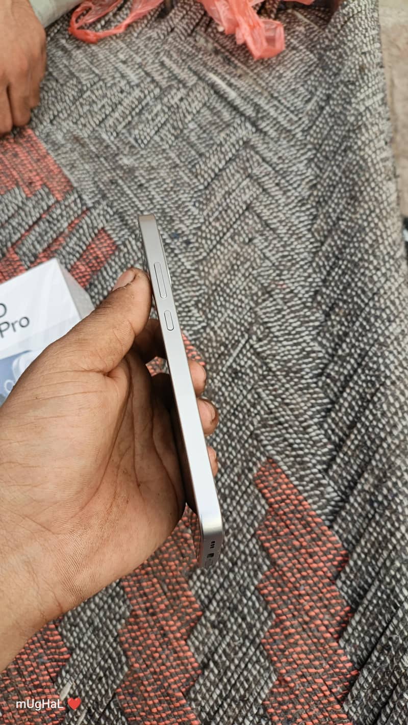 OPPO A6s pro 4