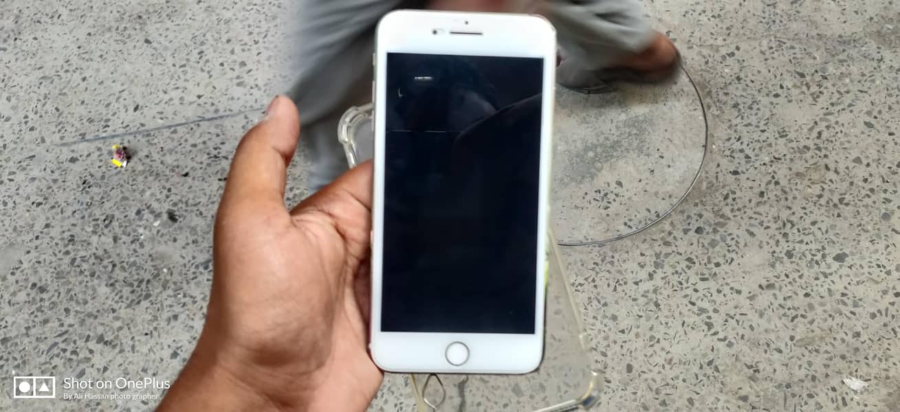 Apple iPhone 7 Plus 6