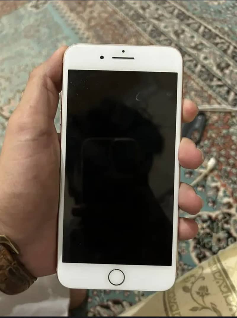 Apple iPhone 8 Plus 1