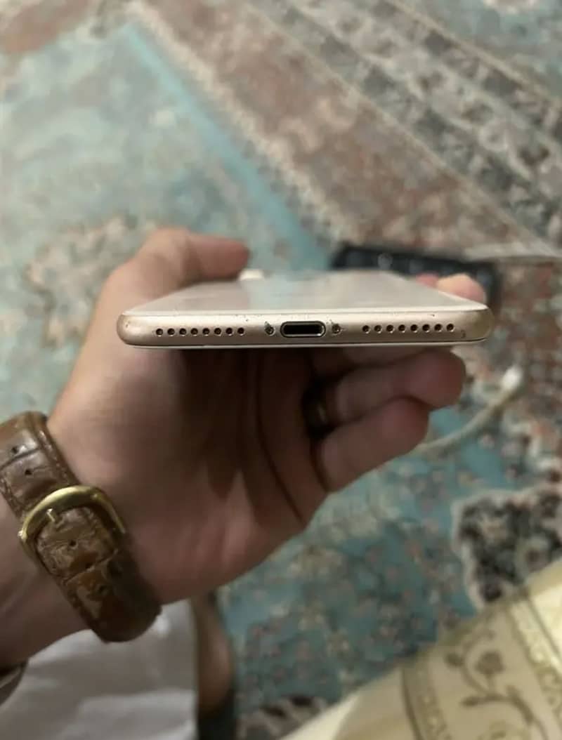 Apple iPhone 8 Plus 2