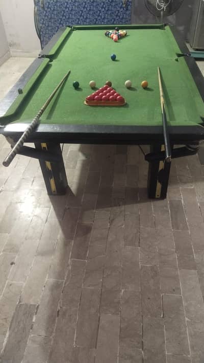 snoker table