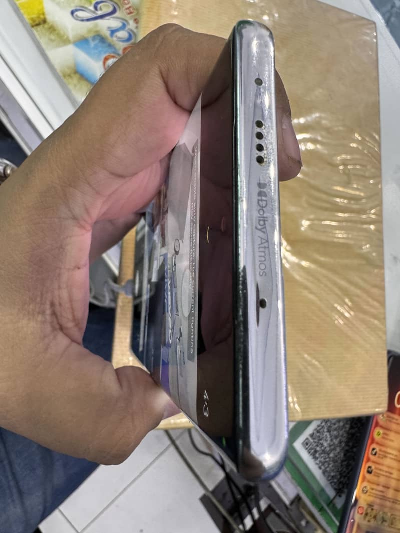 Tecno CAMON 40 Pro 4