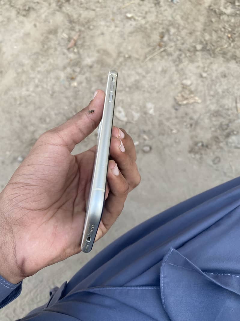 iPhone 11 2