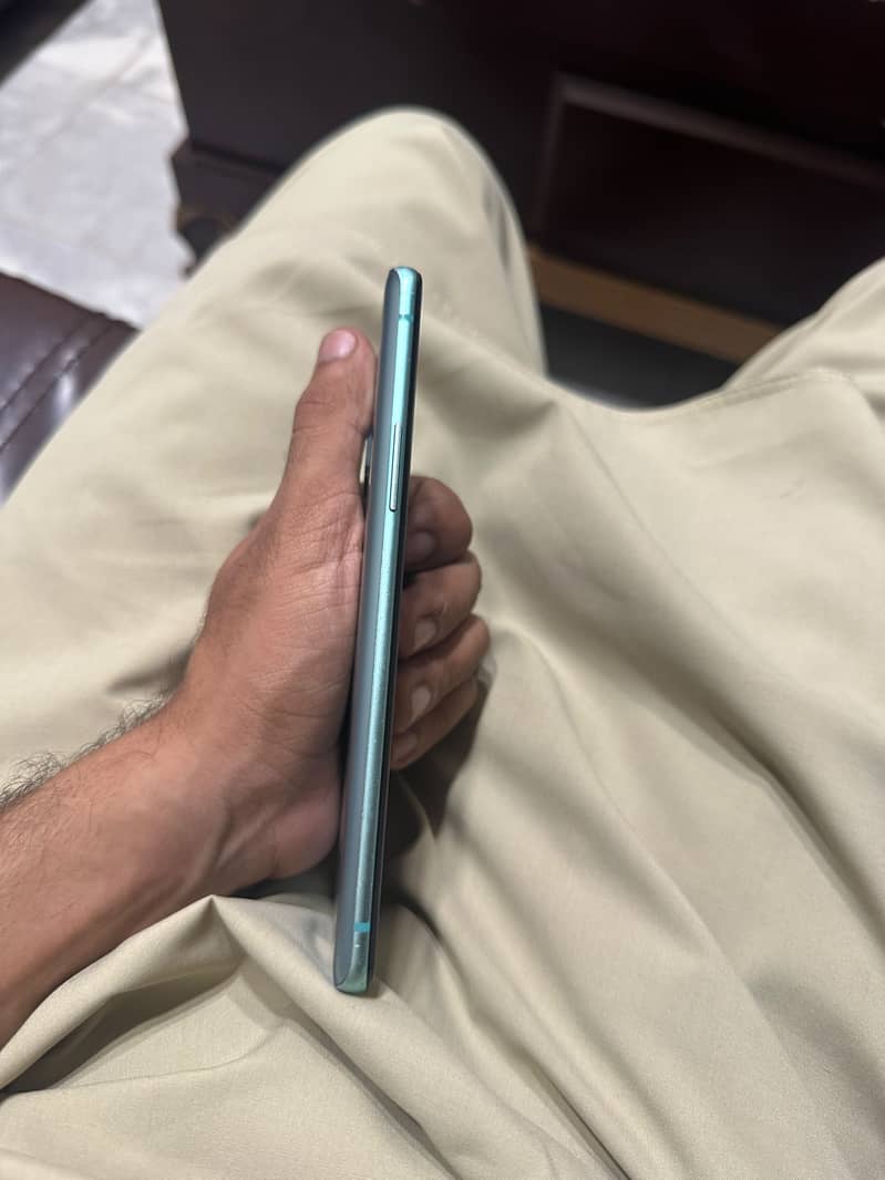 One plus 8t 4
