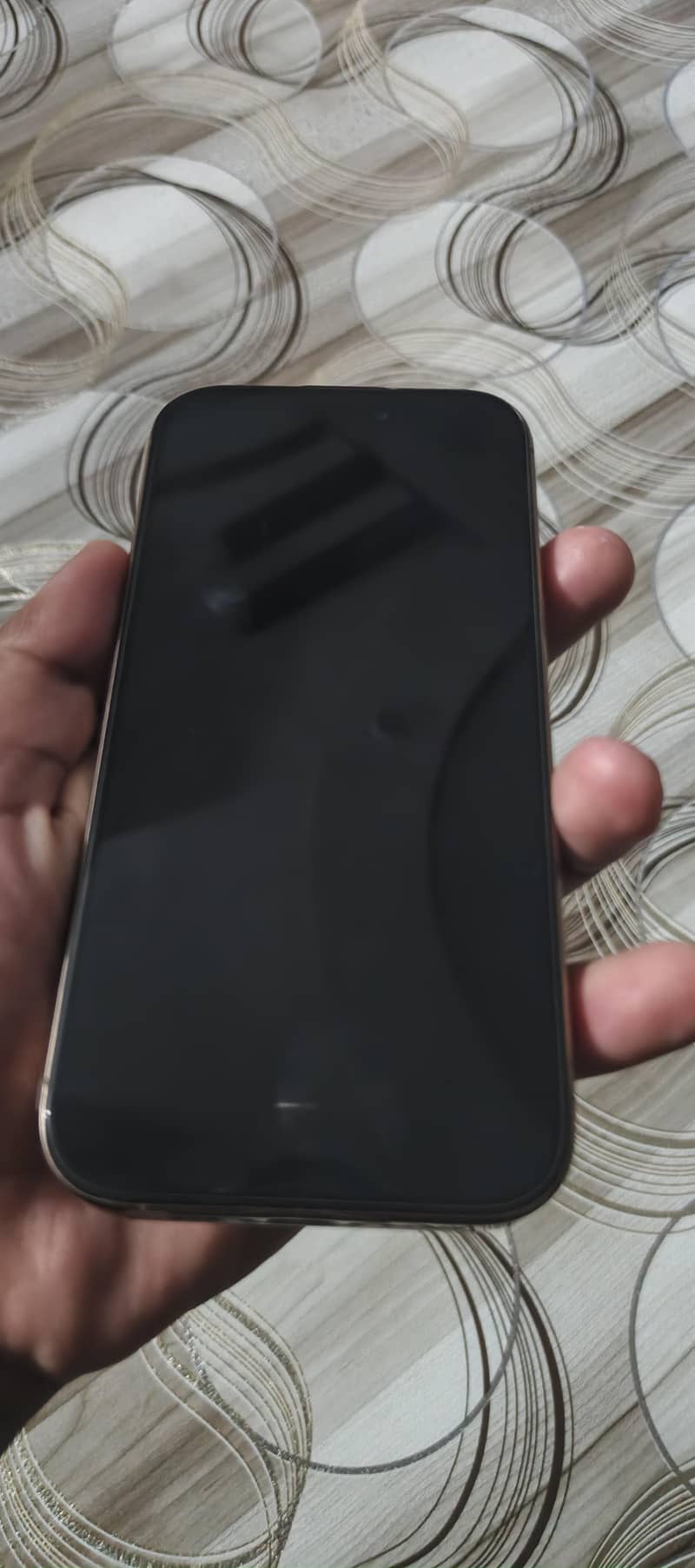 Apple iPhone 16 Pro 4