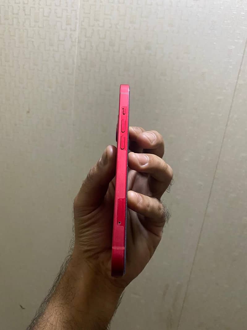 Apple iPhone 13 4