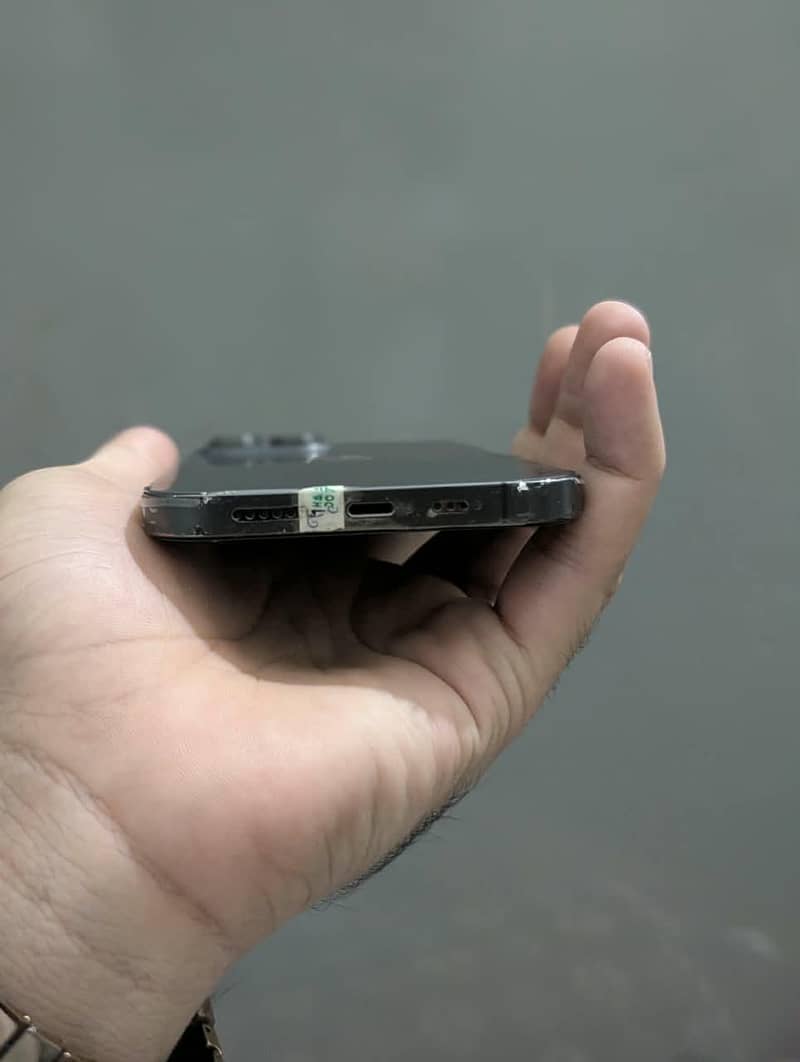 Apple iPhone 13 Pro Max 3