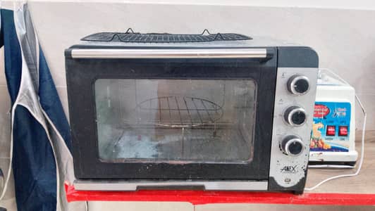 Oven at 10/10 condition