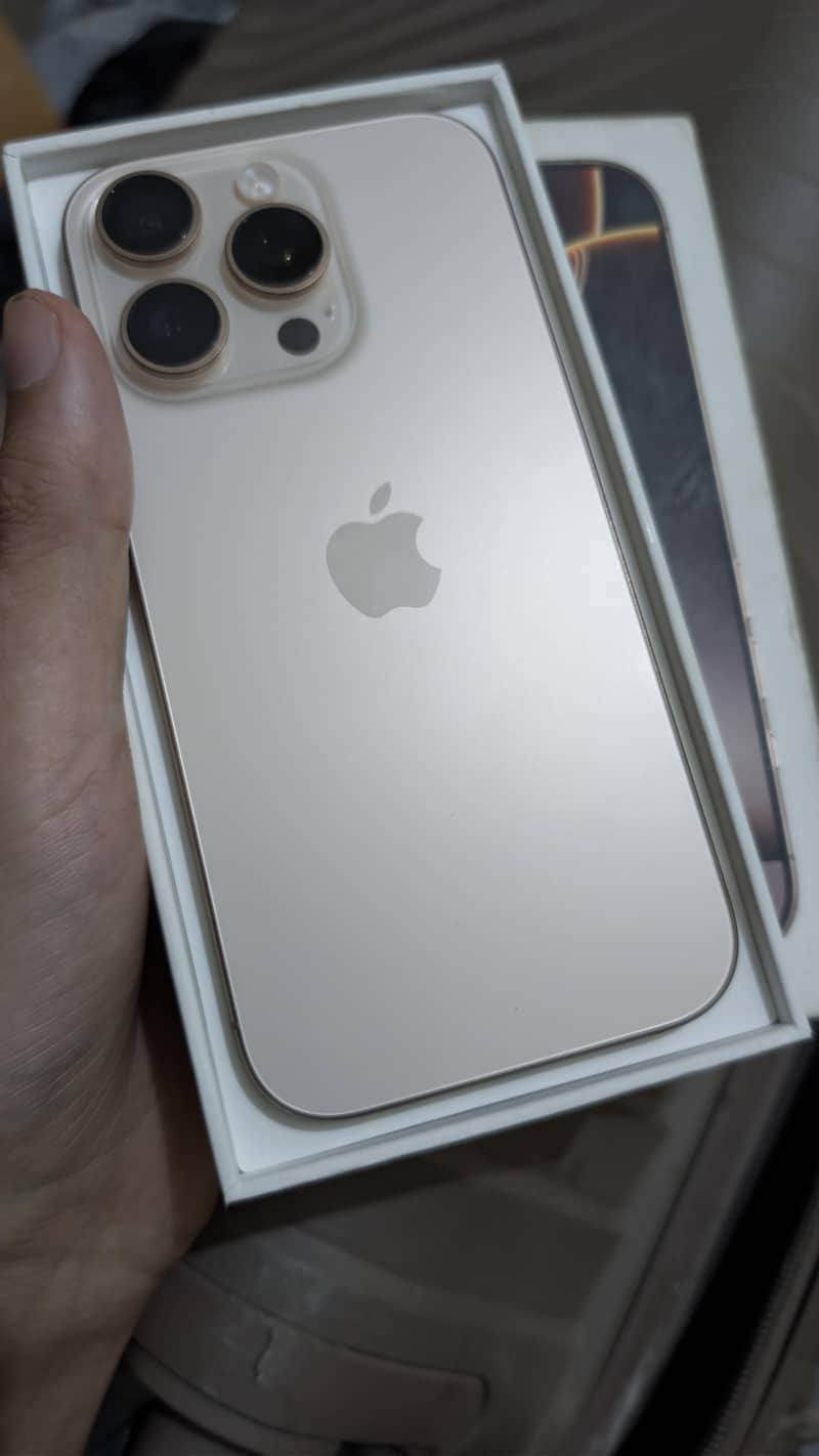 Apple iPhone 16 Pro 0