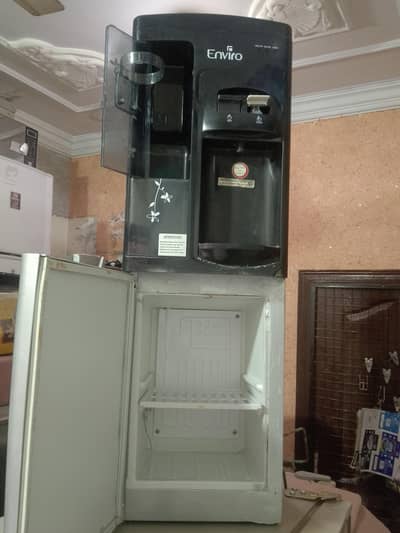water dispenser with refrigerator