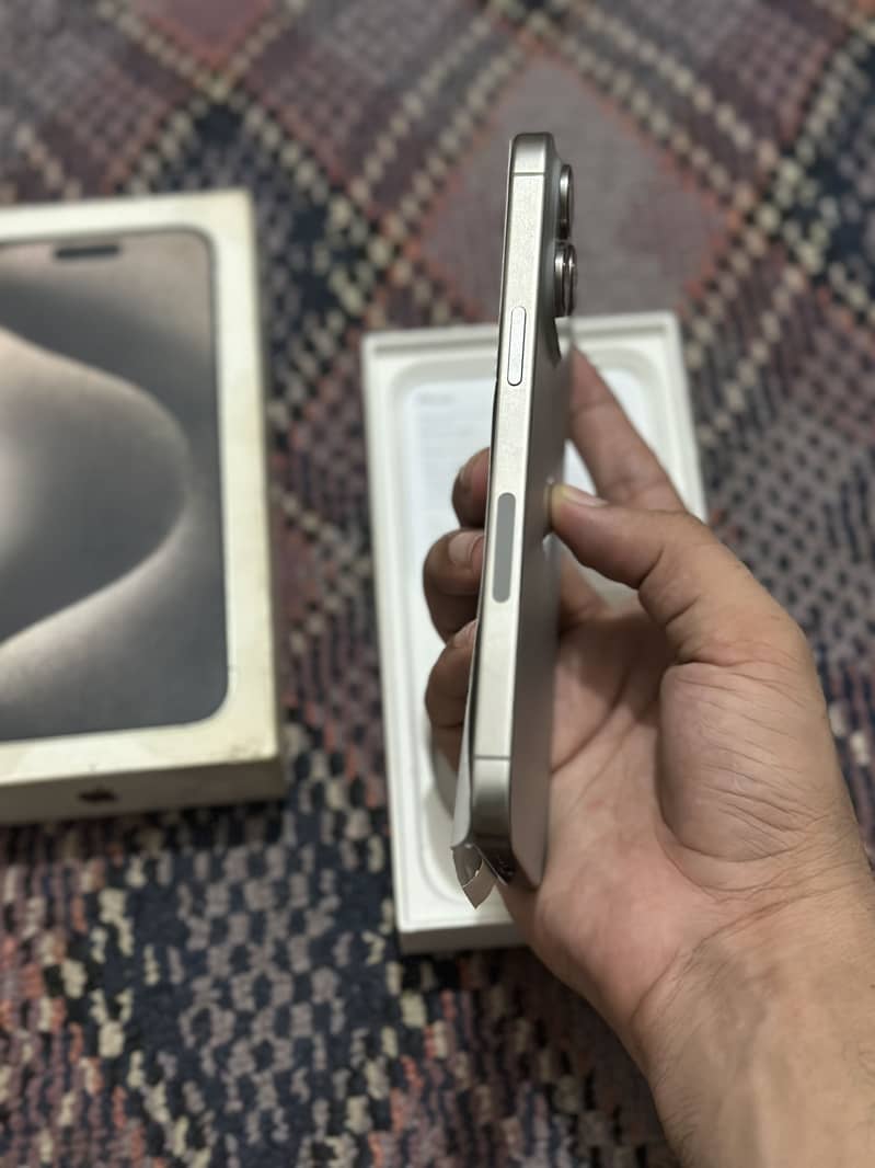 iPhone 15 Pro Max 1