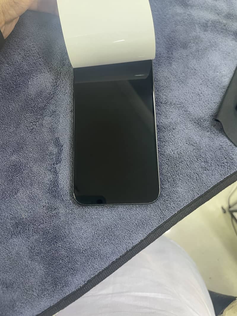 Apple iPhone 15 plus 0