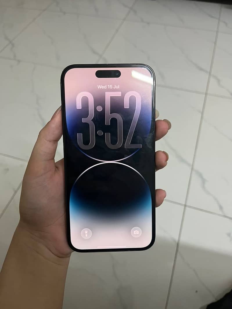 Apple iPhone 14 Pro Max 1