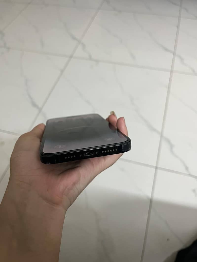 Apple iPhone 14 Pro Max 3