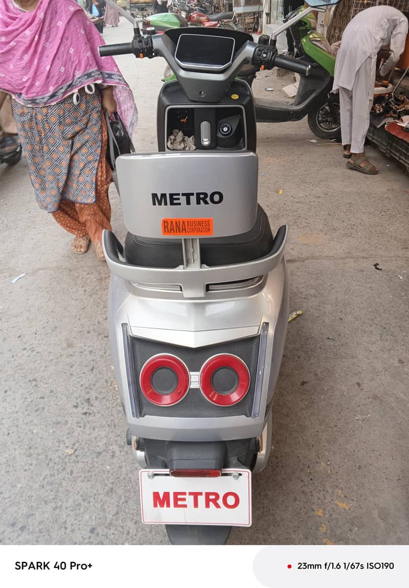 Metro M6 1