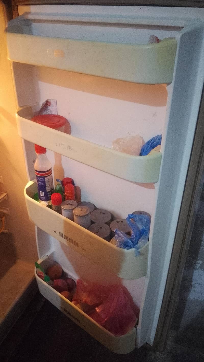 dawlance fridge 1