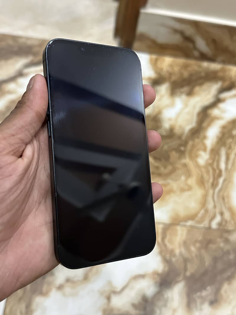 Apple iPhone 13 1