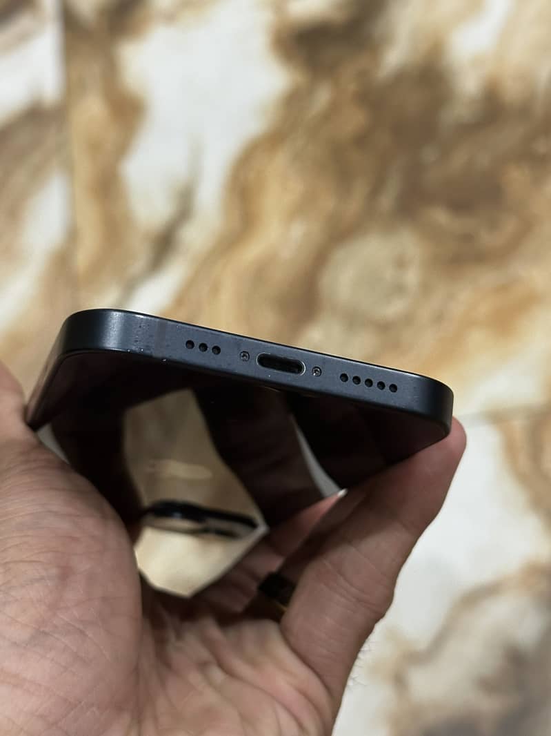 Apple iPhone 13 4