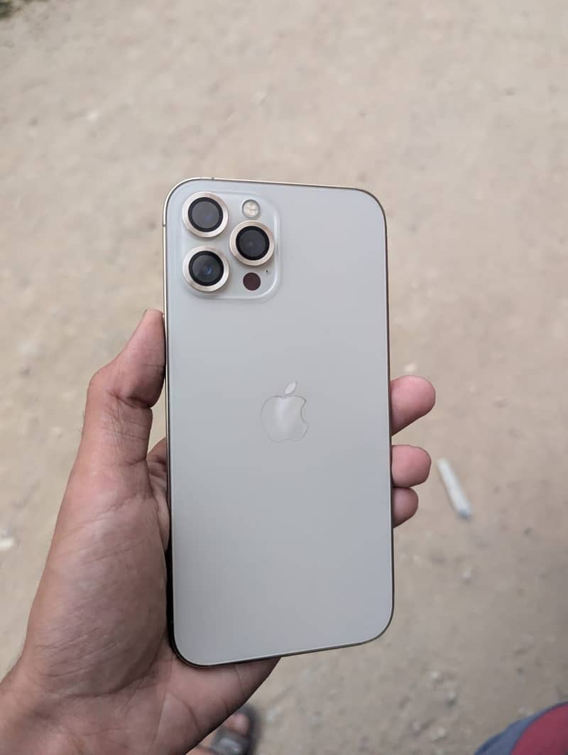 Apple iPhone 12 Pro Max 4