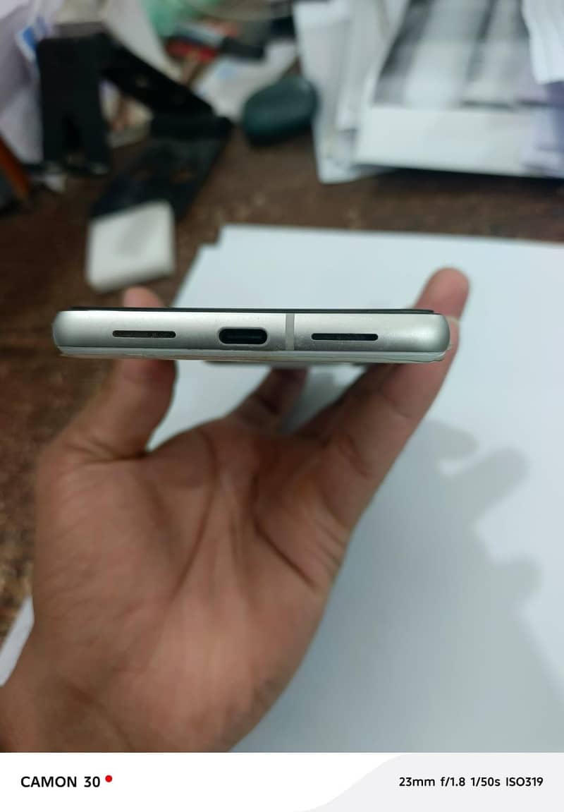 Google Pixel 7 4