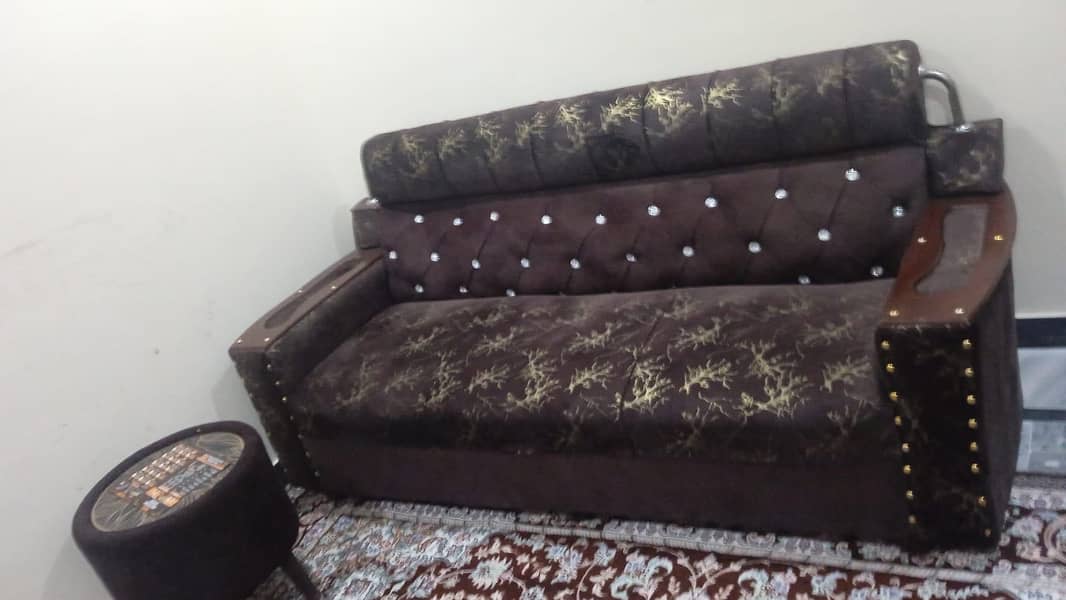5 Seater sofa 3