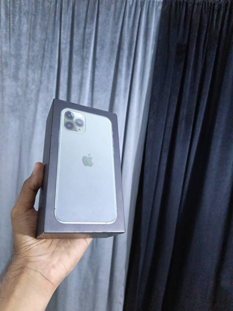 Apple iPhone 11 Pro 4