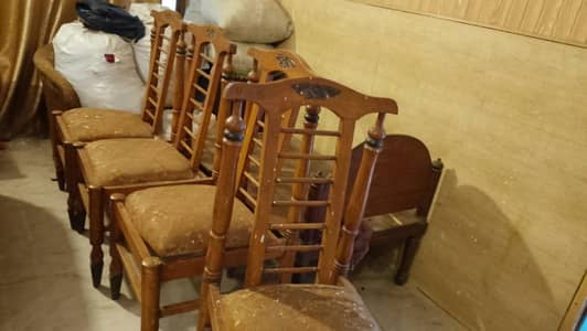 New chairs very new condition 6 chairs