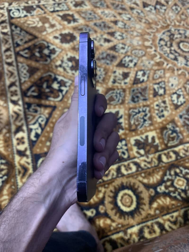 Apple iPhone 14 Pro 1