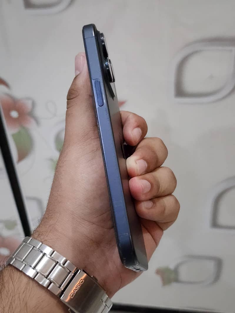 IPhone 15 Pro Max 7
