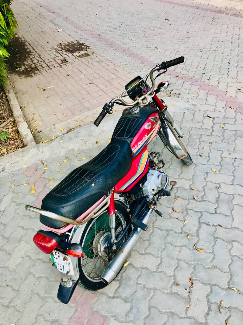 CD-70 2011 Model 3