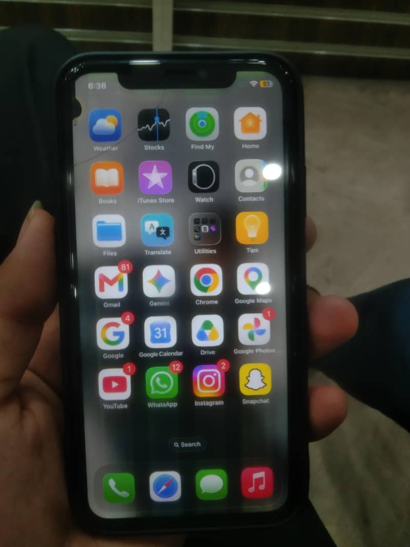Apple iPhone 11 4