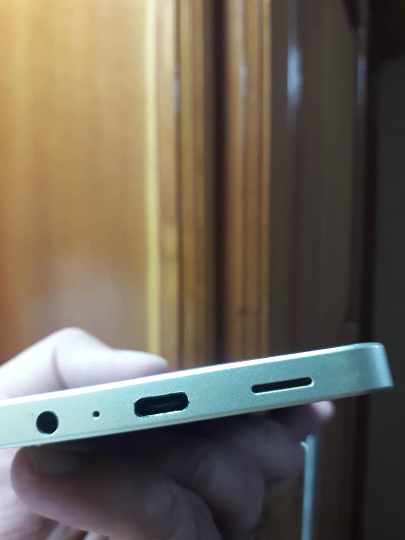 Samsung Mobile A06 2