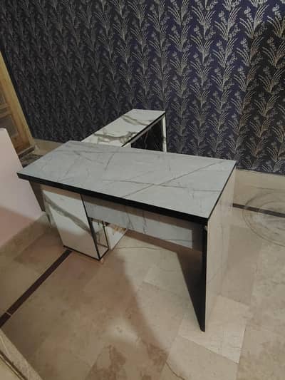 Office Table with side drawers and section