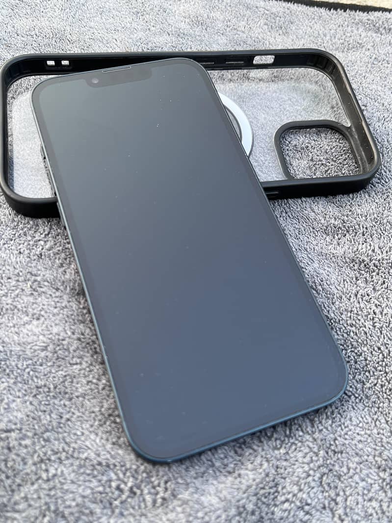 Apple iPhone 13 4