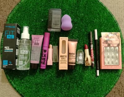 Matte makeup set for oily skin